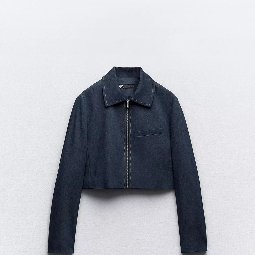 Zara Blue Blazer with Classic Collar and Streamlined Silhouette